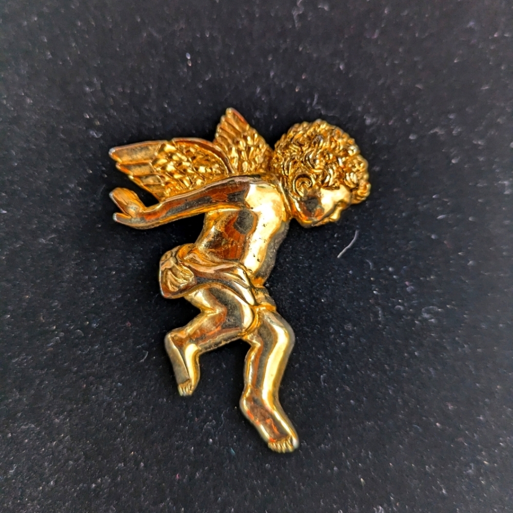 Vintage Guardian Angel Cherub Gold Tone Pin